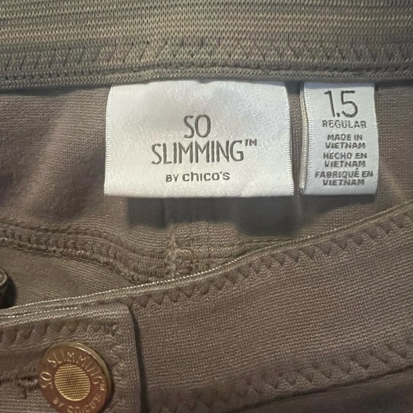 Stylish Tan Pants Chico’s Size 1.5 Slimming Pencil Pant - Picture 4 of 4